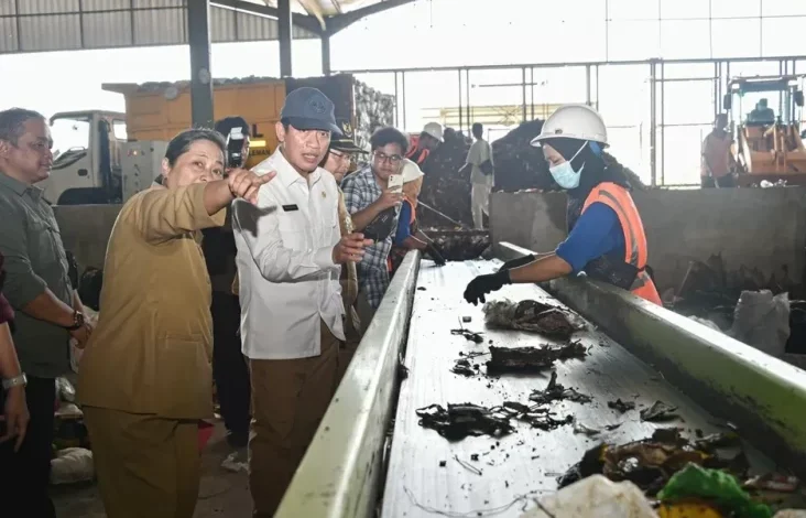 Luncurkan Inisiatif 1 RW 1 Bank Sampah, Menteri LH: Untuk Ciptakan Kuantitas Perekonomian