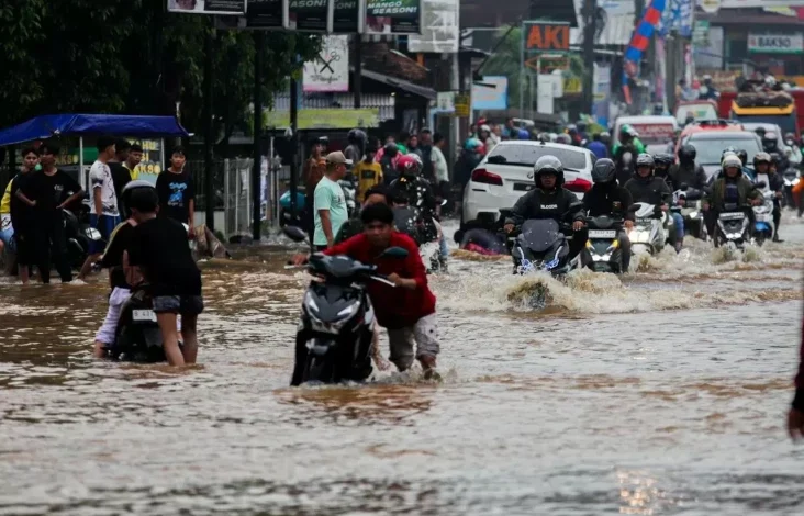 Mobil Habis Terendam Banjir Jangan Langsung Dihidupkan, Ikuti Cara Ini adalah adalah