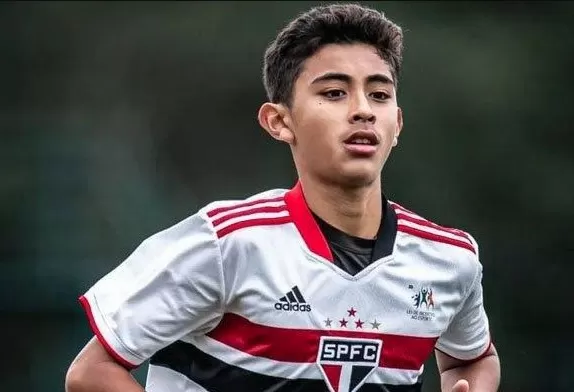 Welber Jardim, Pemain Timnas Indonesia yang digunakan digunakan Tanda Tangan Kontrak Profesional di tempat di Sao Paulo FC