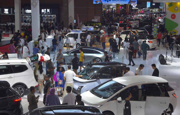 Wuling Berjaya pada area IIMS 2025: SPK Meledak, Mobil Listrik Laris Manis!