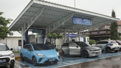 Berapa lama waktu charging mobil listrik? Simak ulasan juga tipsnya