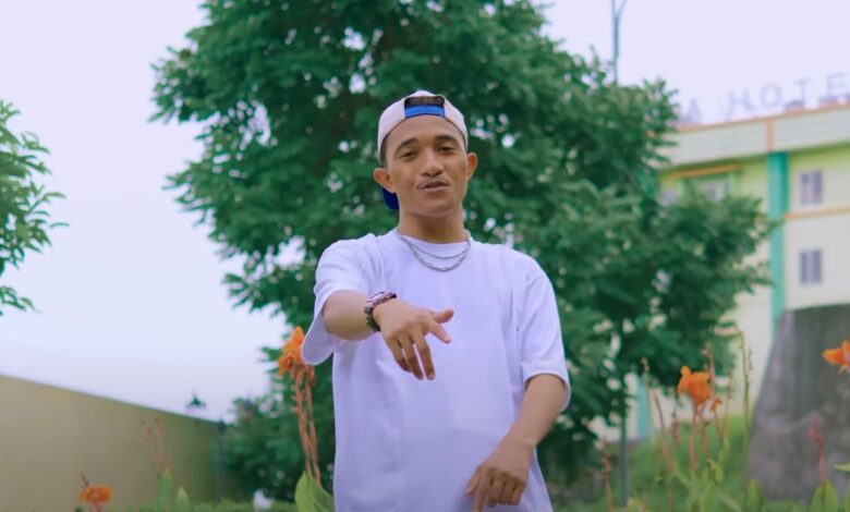 Lirik lagu banyak TikTok “Stecu Stecu” oleh Faris Adam