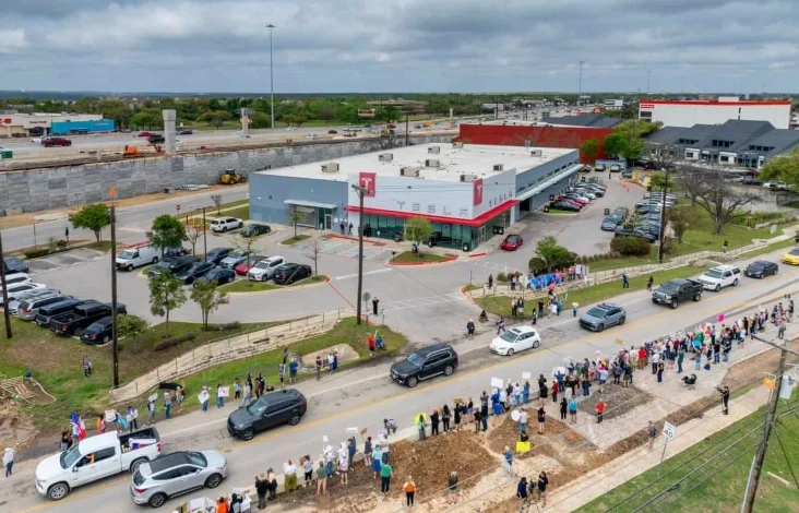 Protes Anti-Elon Musk Mengguncang Dealer Tesla pada Seluruh Dunia!